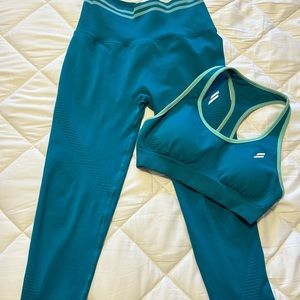 Turquoise Large DOYOUEVEN workout wear